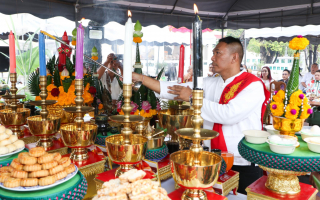 อาจารย์โอ๊กจัดพิธีบูชาครูประจำปี 2568 ครอบเศียรองค์ท้าวเวสสุวรรณ 