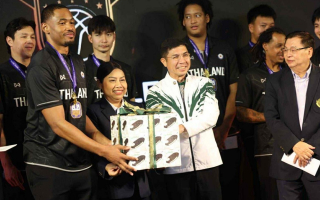  ผู้จัดการ ธ.ก.ส. ร่วมแถลงข่าวเปิดลีกบาสอาชีพ 